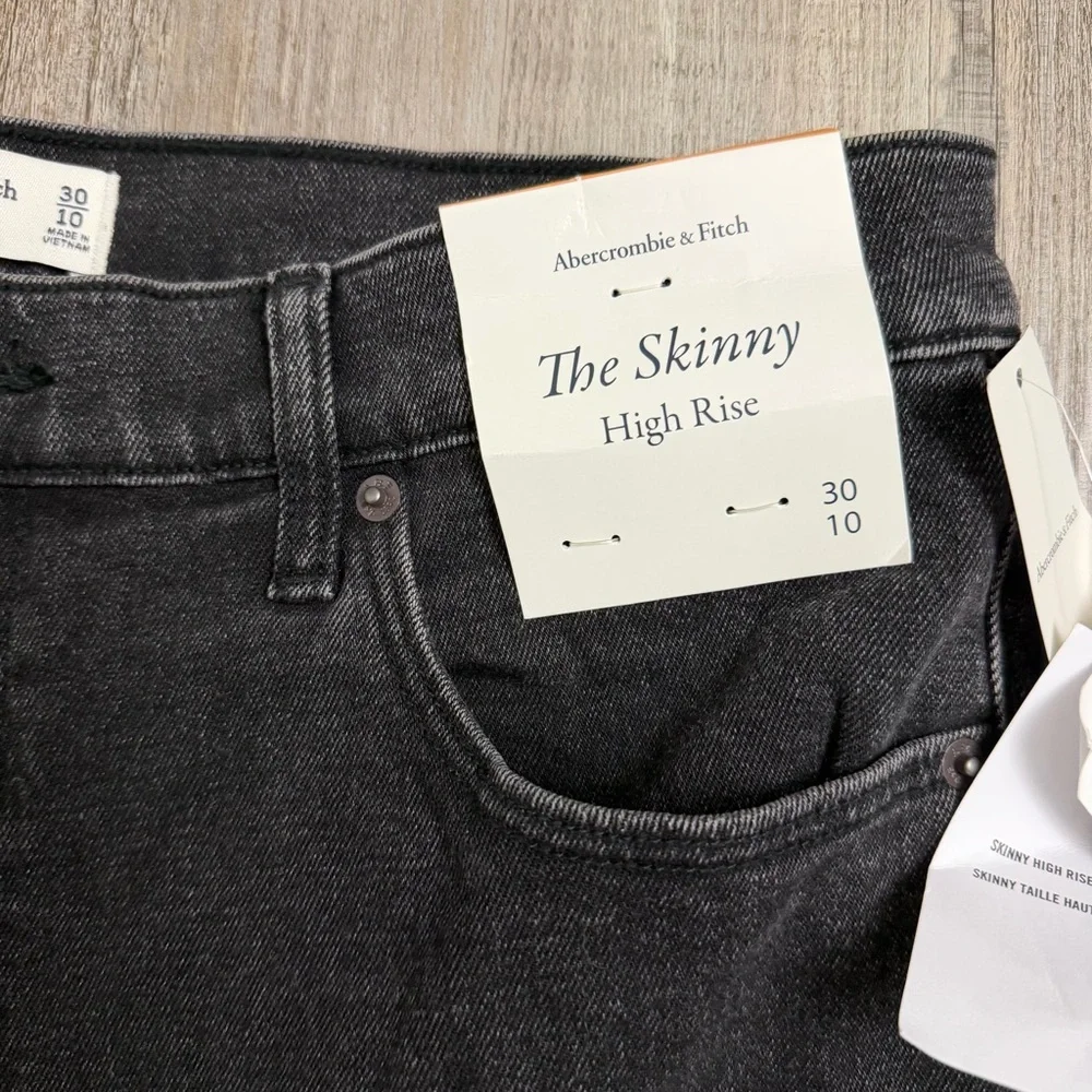 Abercrombie & Fitch The Skinny High Rise Split Hem Black Jeans-size 30/10 NWT🔥